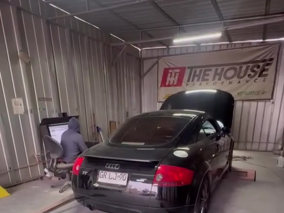 Proyecto Audi TT MK1 de Mecánica 17 en banco de potencia